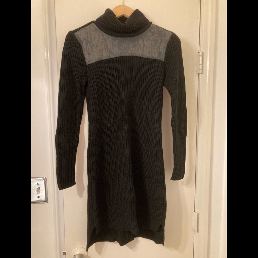 ANN TAYLOR SWEATER DRESS